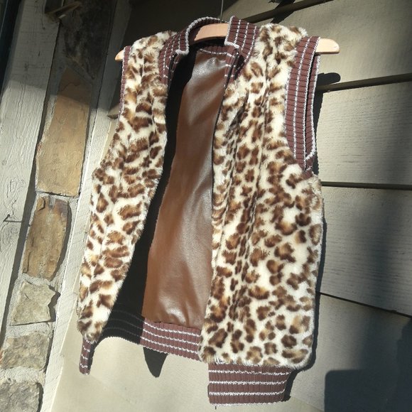 Vintage Jackets & Blazers - Vintage Vest REVERSIBLE Fur Vinyl Puffy Rare vintage vests furry